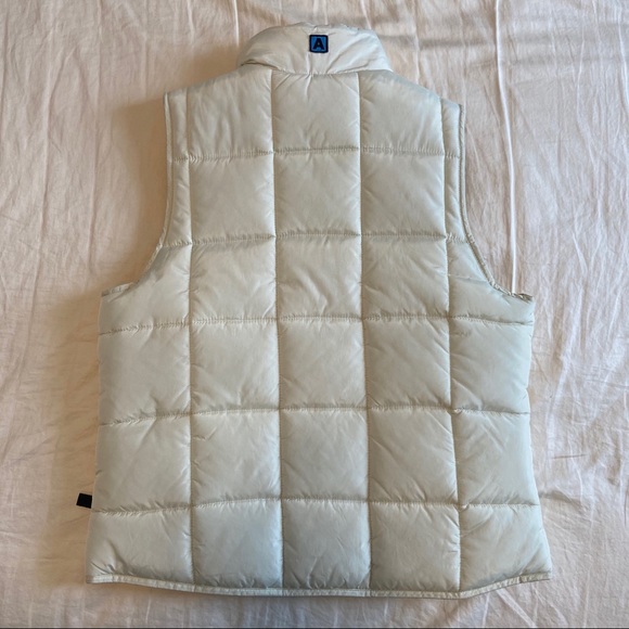Abercrombie White Puffer Vest - Picture 2 of 5